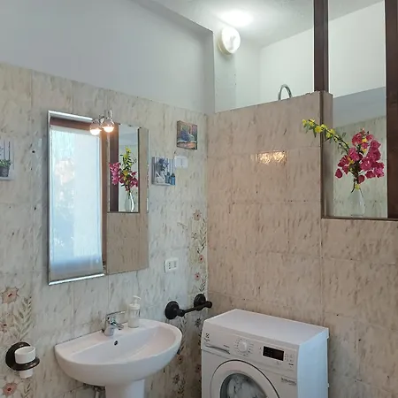 Apartment Casa Al Mare Con Giardino Privato Sant'Andrea (Sardinia)